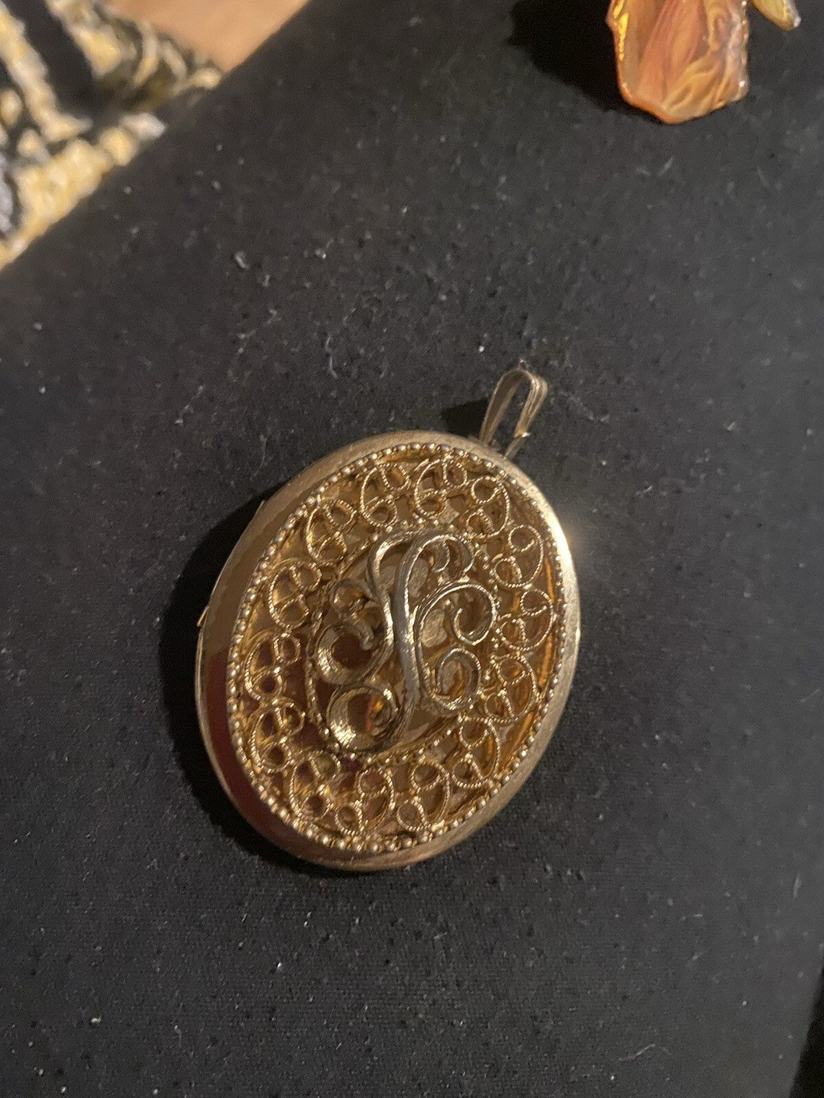 Vintage Sarah Coventry Locket Heirloom Pendant