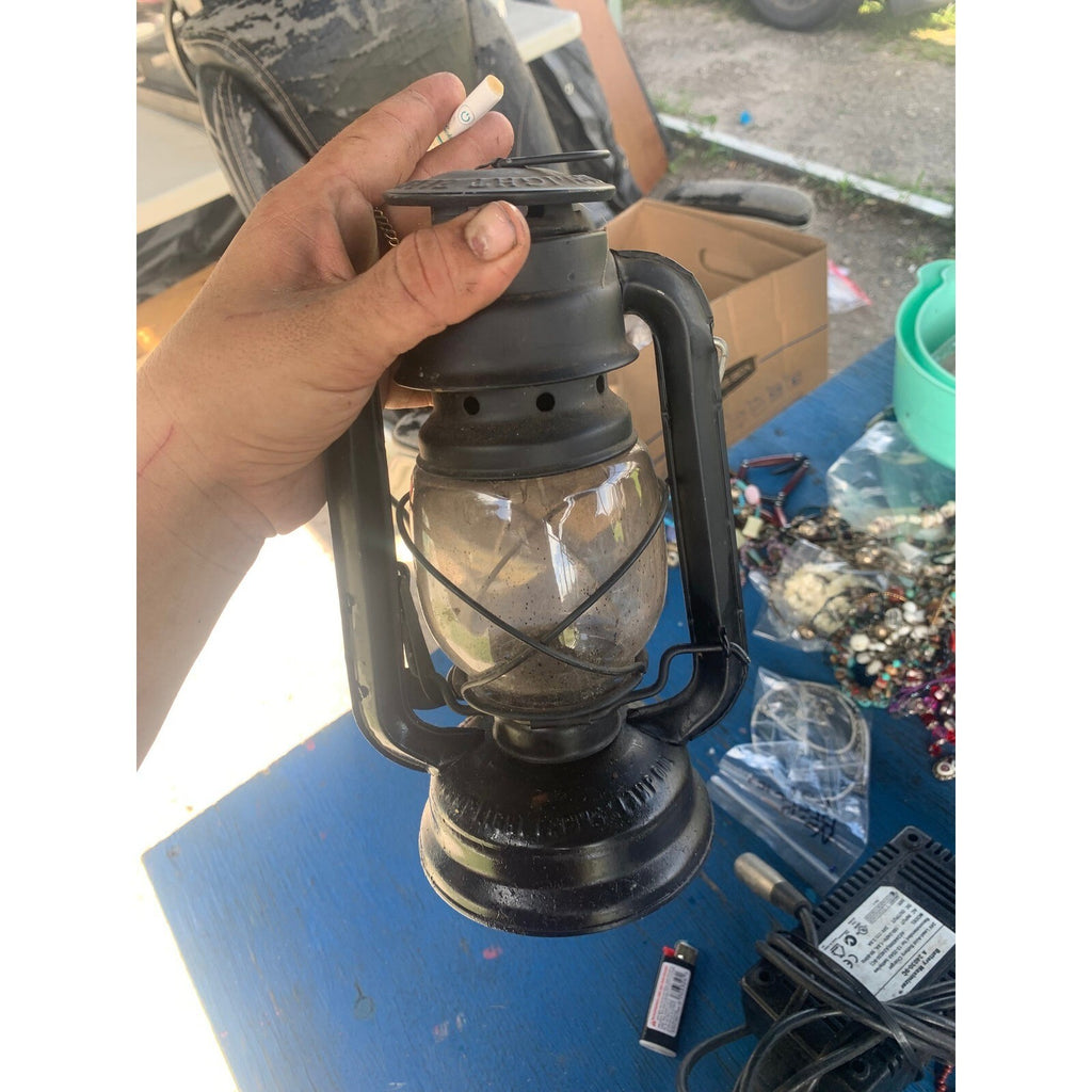 Vintage Lamplight Farms Black Metal Oil Lantern Hurricane Lamp Glass Globe
