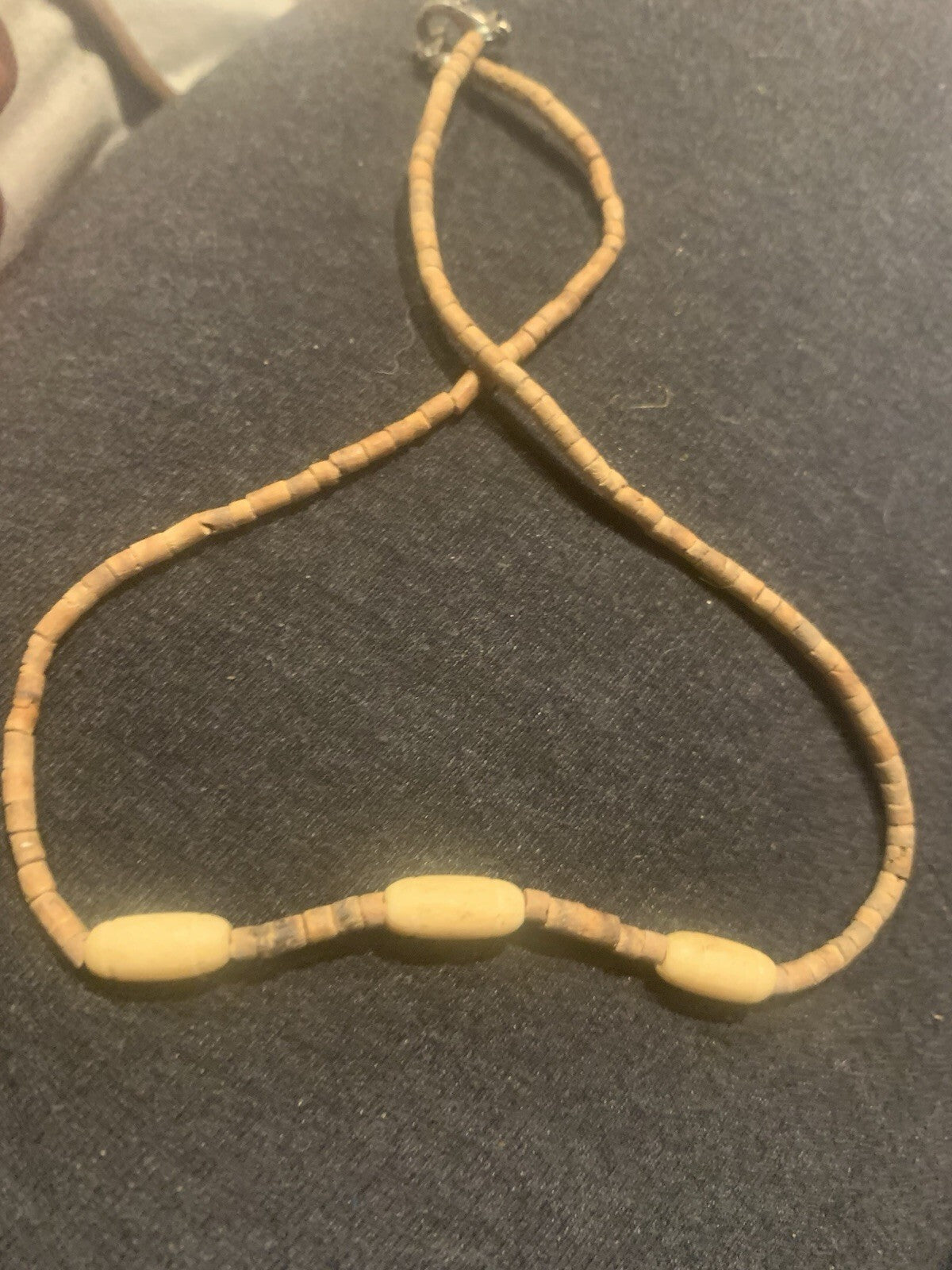 Vintage Southwestern Santo Domingo Style Shell Heishe Beaded Necklace Tan