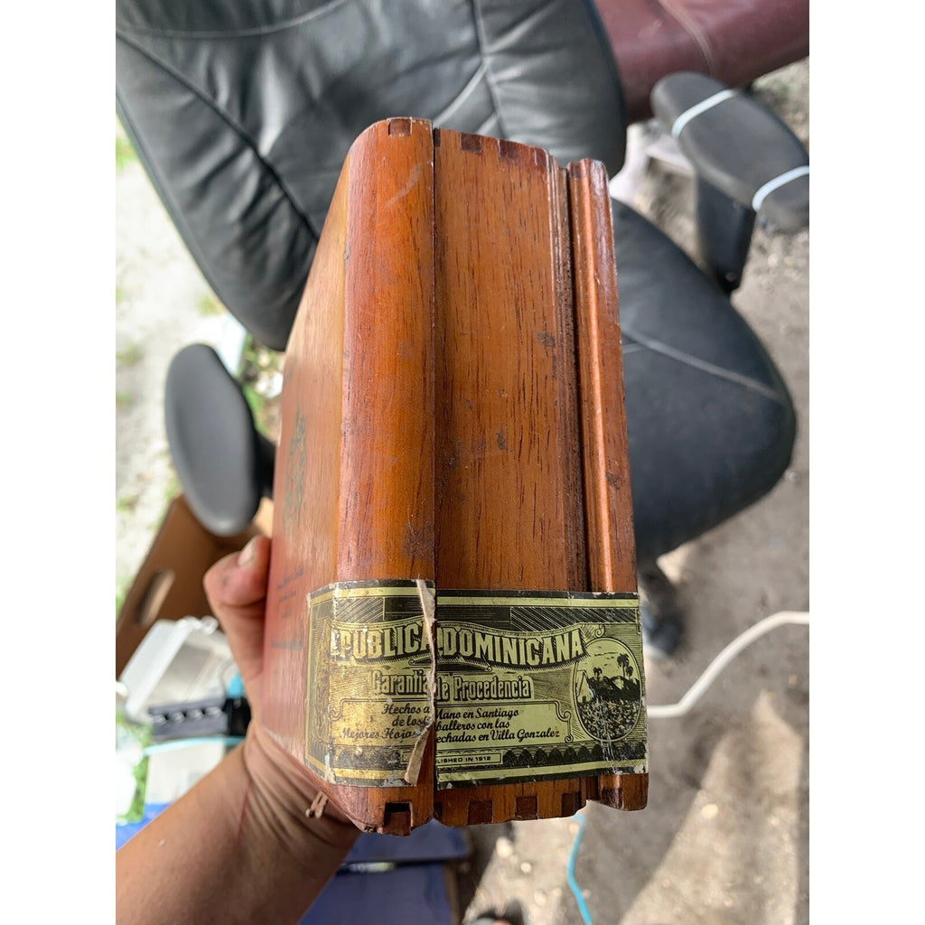 Arturo Fuente Don Carlos Reserva Superior Limitada Wooden Cigar Box Cosecha 1984