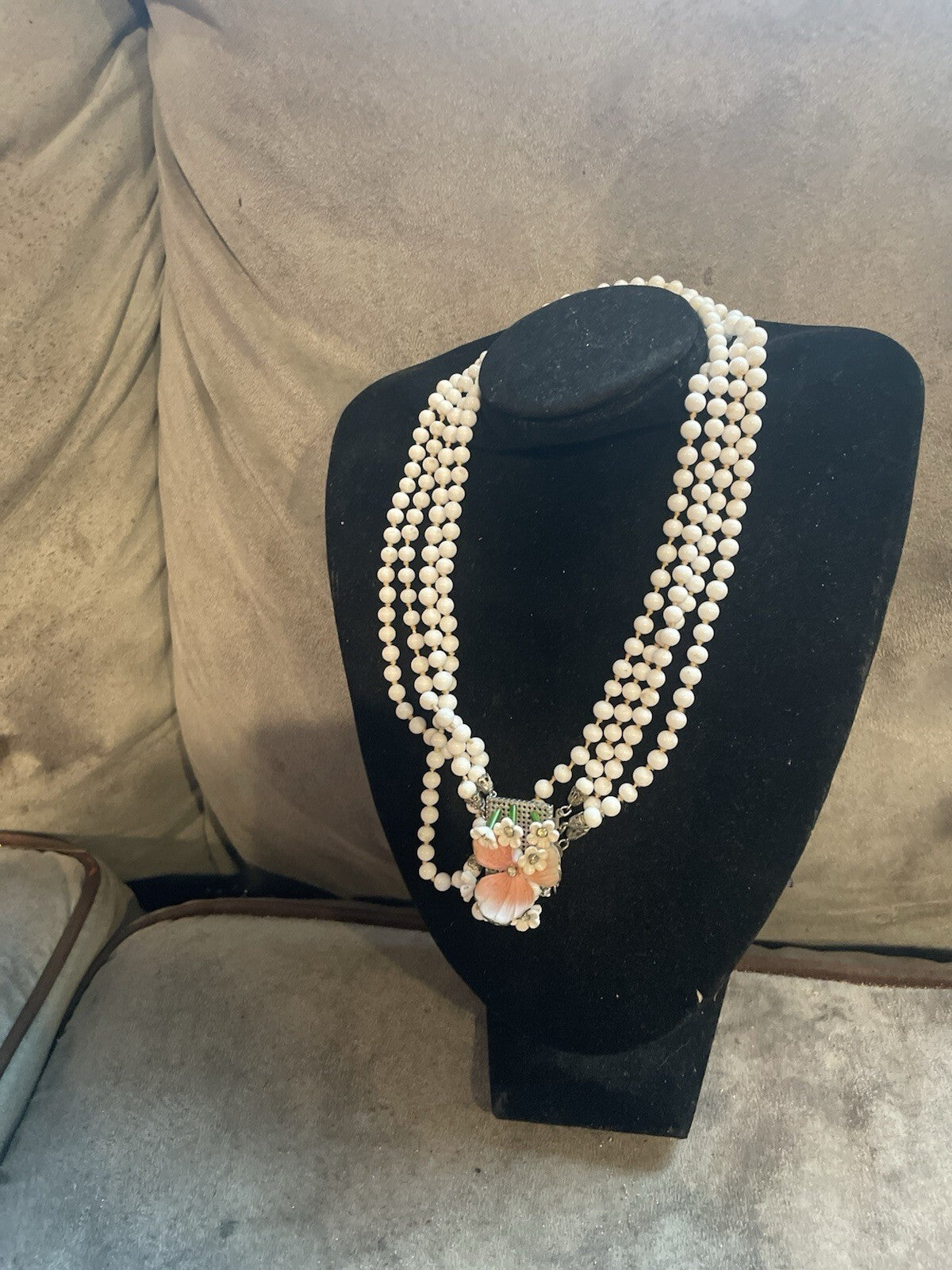 French Art Deco Milk Glass Vintage Necklace